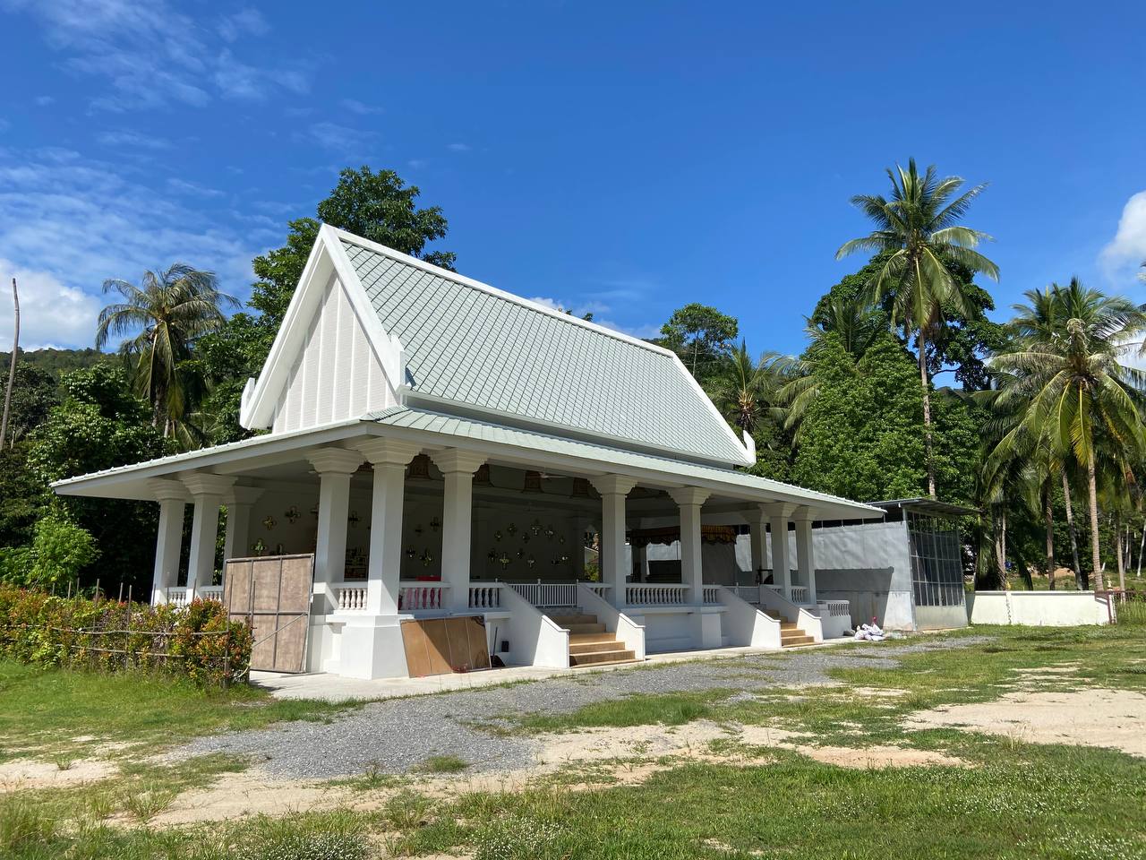 Wat Maduea Wan, Koh Phangan - Buddhist Temple