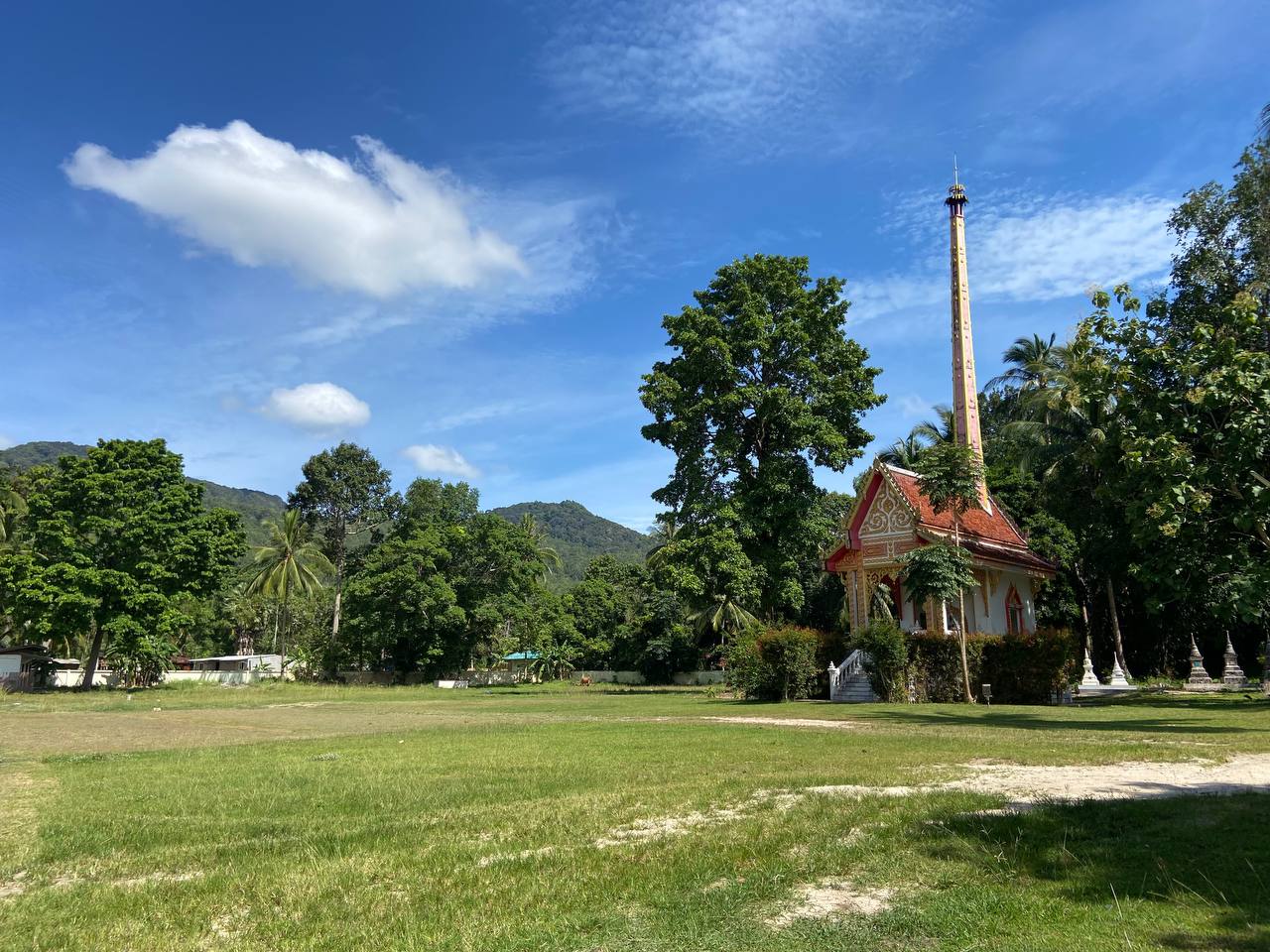 Wat Maduea Wan, Koh Phangan - Buddhist Temple