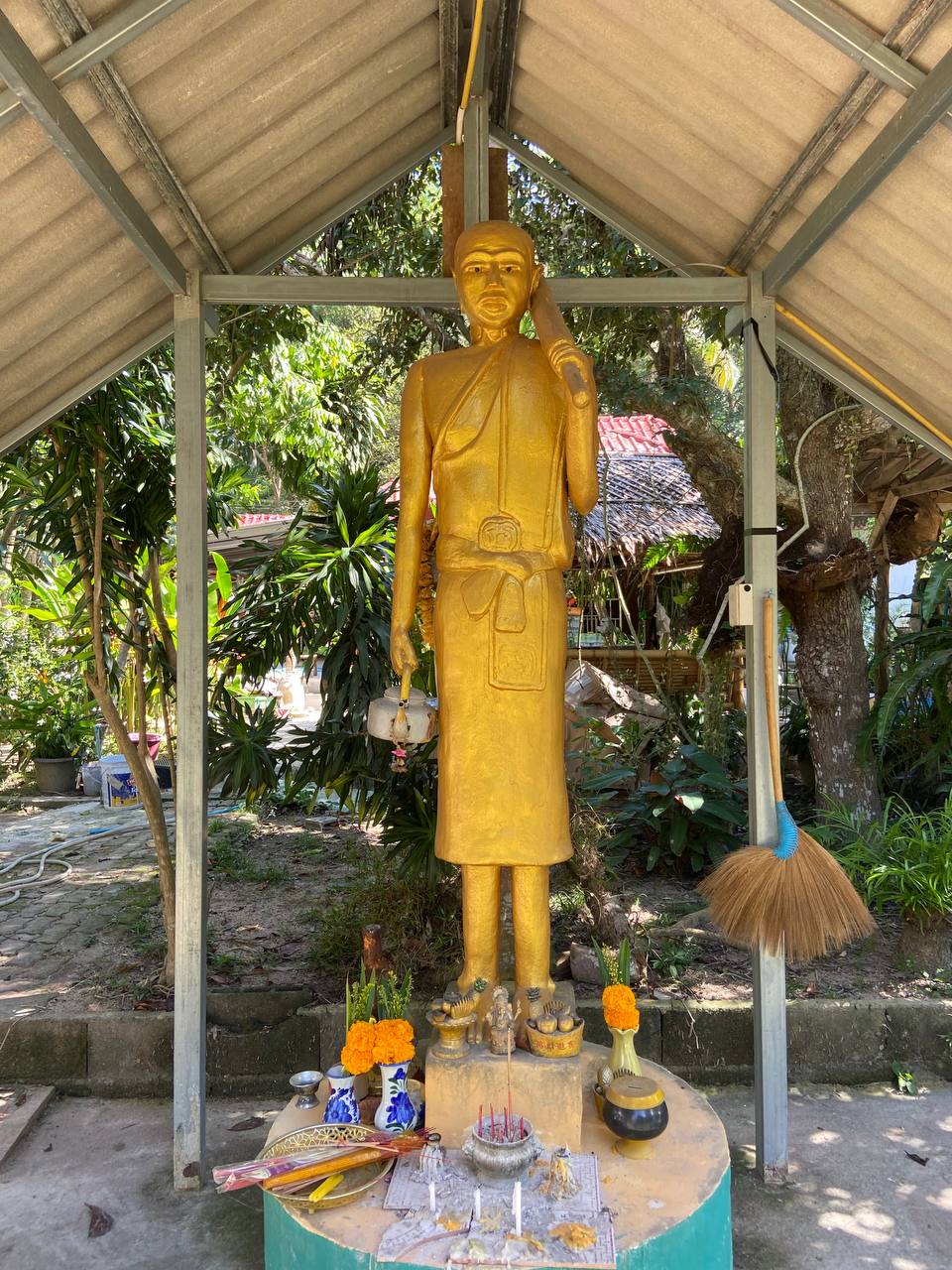 Wat Maduea Wan, Koh Phangan - Buddhist Temple