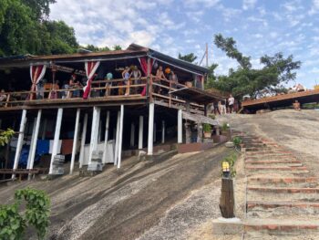 BamBoo Hut's – Jungle Lounge with a view of the bay on Koh Phangan