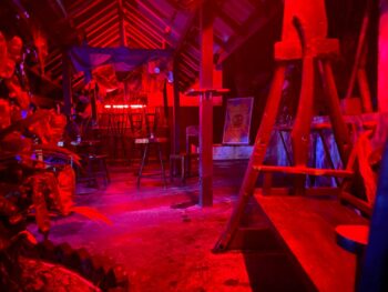 Joka – Relaxed café with seating, a projector, and friendly staff on Koh Phangan.