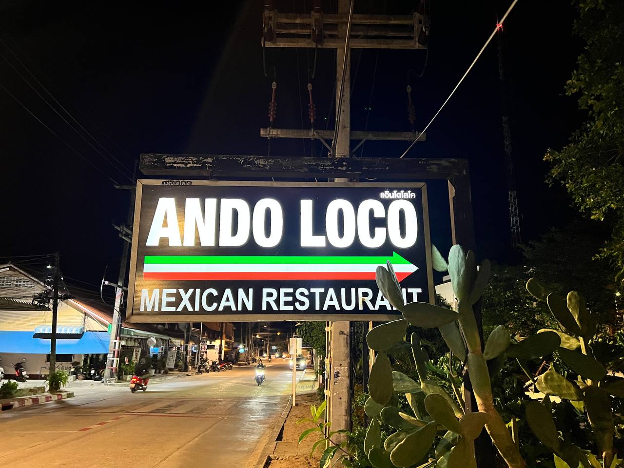 Authentic Mexican dishes and drinks at Ando Loco Mexican Restaurant & Bar in Koh Phangan.