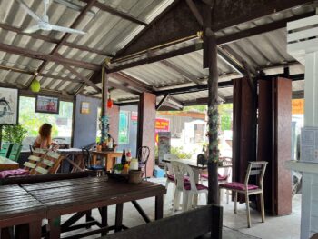 Life Style Thai Food Restaurant – Authentic Thai cuisine with fresh vegetables and affordable cocktails on Koh Phangan.