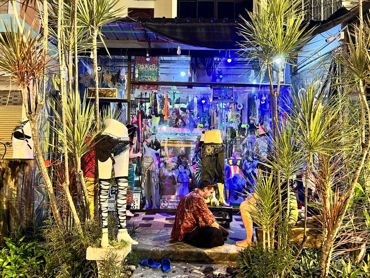 Psychedelic clothing and accessories at Psy Shop Psychedelic Alien in Thong Sala, Koh Phangan.