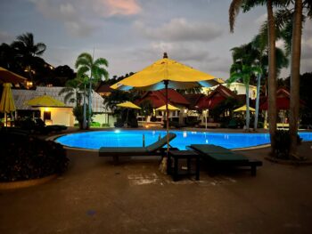 Nangsabai by the Beach – Relaxing beachfront spot with food, drinks, and stunning sea views on Koh Phangan.