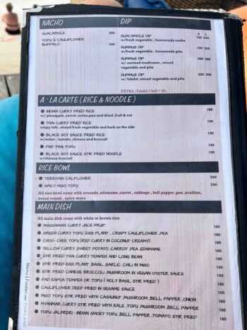 Tasty food and refreshing drinks served at Nangsabai by the Beach on Koh Phangan.