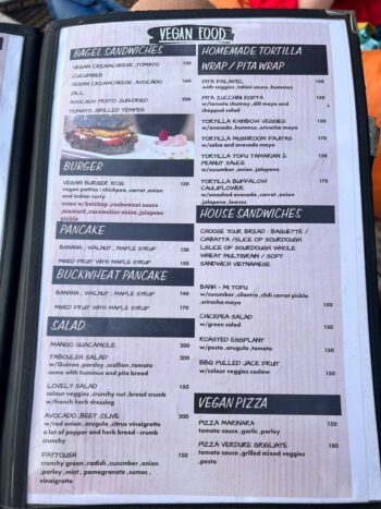 Tasty food and refreshing drinks served at Nangsabai by the Beach on Koh Phangan.