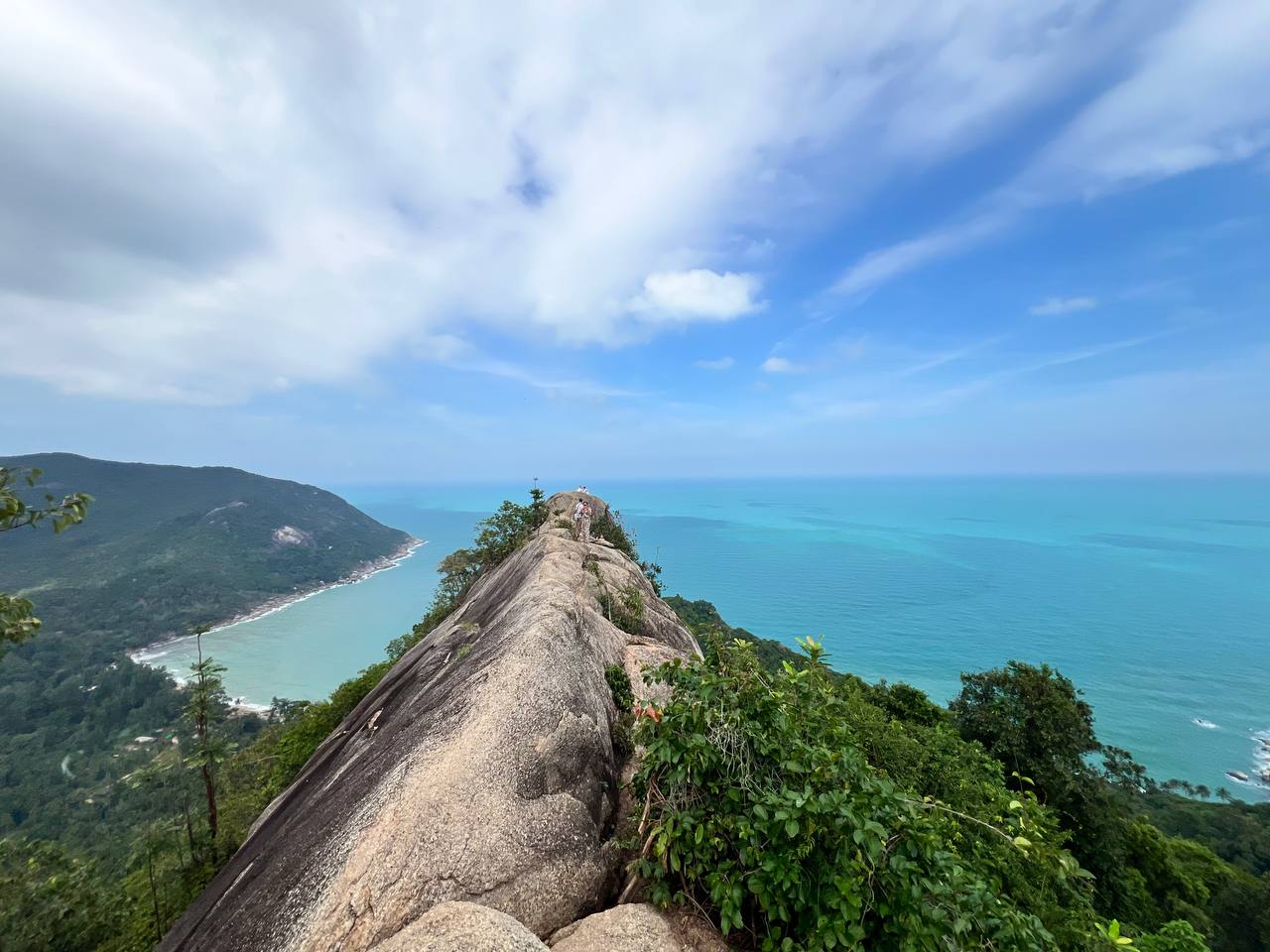 Bottle Beach Viewpoint – Stunning panoramic views of Koh Phangan from the top of the hike.