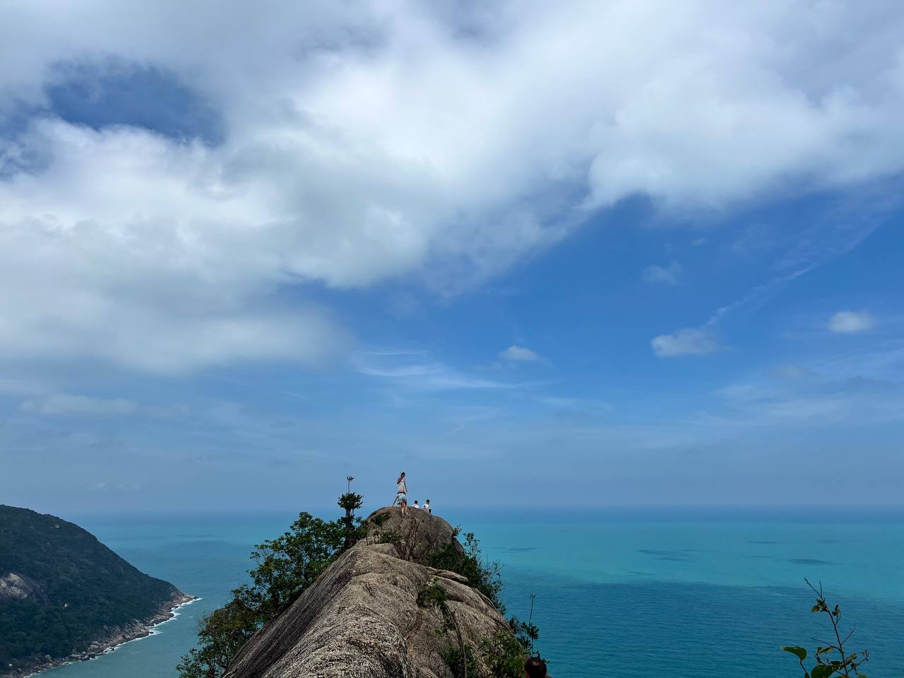 Bottle Beach Viewpoint – Stunning panoramic views of Koh Phangan from the top of the hike.