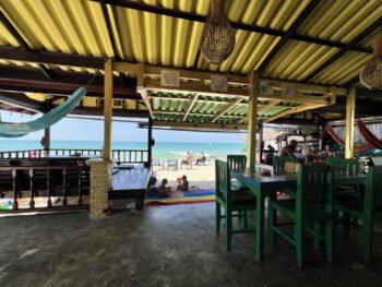Seaboard Bungalows – Relaxing beachfront views and vibrant atmosphere on Koh Phangan.