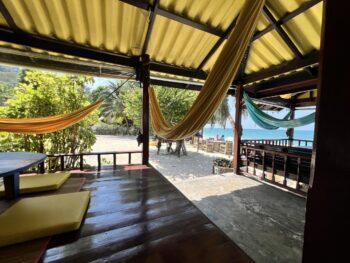 Seaboard Bungalows – Relaxing beachfront views and vibrant atmosphere on Koh Phangan.