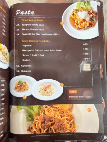 Pen’s Bungalow Restaurant – Fresh Seafood and Traditional Thai Dishes by the Beach