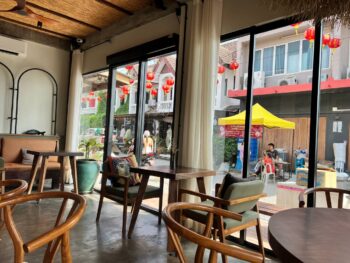Gaia Cafe – Enjoy Delicious Coffee and Pastries in a Cozy Atmosphere on Koh Phangan