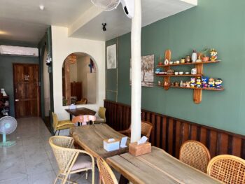 Banana Café in Thong Nai Pan Noi serving smoothie bowls, avocado toast, and coffee