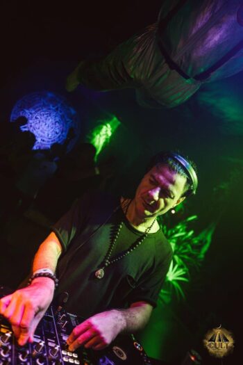 Dava Di Toma DJ at Seaside Sunset Bar Koh Phangan