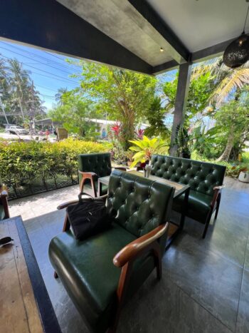 Haris' Halal Café interior on Koh Phangan with cozy seating