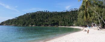 Haad Salad beach Koh Phangan — calm bay with soft sand