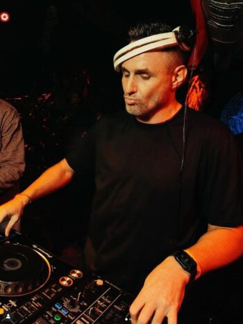 Dennis Lee (DE) DJ portrait