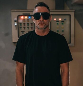 Dennis Lee (DE) DJ portrait