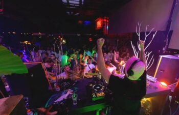 Retro Mountain Jungle Club – Jungle party venue with stunning views on Koh Phangan