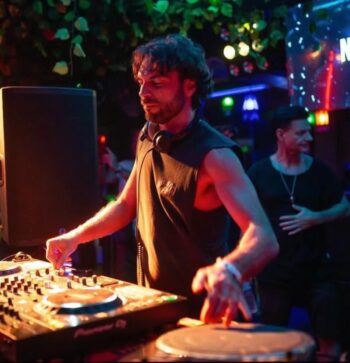 DJ NO:MAD performing a live DJ set