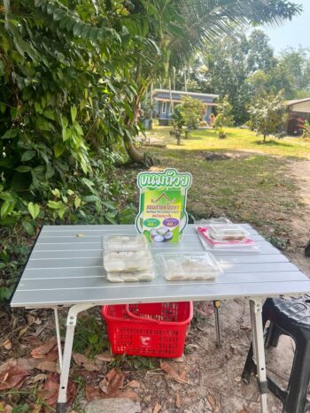 Chinese Dumpling Koh Phangan small family-run dumpling spot seating area
