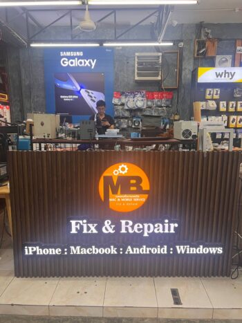 Phone and computer repair shops near Pantip Market in Thong Sala, Koh Phangan