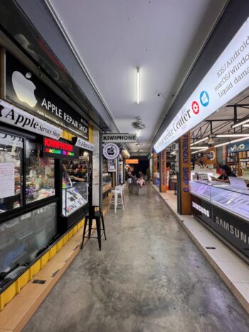 Phone and computer repair shops near Pantip Market in Thong Sala, Koh Phangan