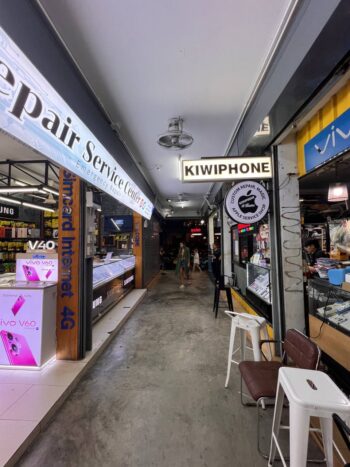 Phone and computer repair shops near Pantip Market in Thong Sala, Koh Phangan
