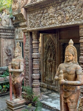 Le Palais Hotel – Abandoned hotel resembling Angkor Wat on Koh Phangan