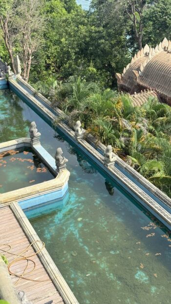 Le Palais Hotel – Abandoned hotel resembling Angkor Wat on Koh Phangan