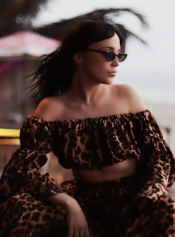 female DJ portrait melodic techno artist CHUDO