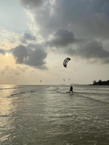 Fly High Kiteboarding Koh Phangan kite school lessons Thailand