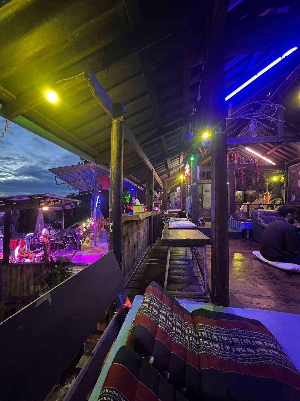 Reggae Sunset Bar – Relax and Enjoy Stunning Views and Great Music on Koh Phangan