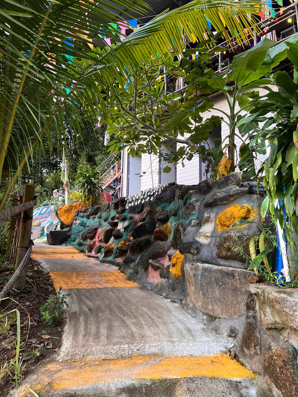 Reggae Sunset Bar – Relax and Enjoy Stunning Views and Great Music on Koh Phangan