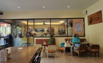 Nira’s Home Bakery – Cozy café with fresh pastries, cakes, and a welcoming atmosphere on Koh Phangan.