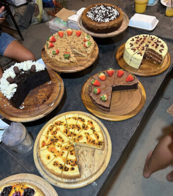 Rasta Home – Vibrant bar with reggae music, cozy seating, and delicious food on Koh Phangan.